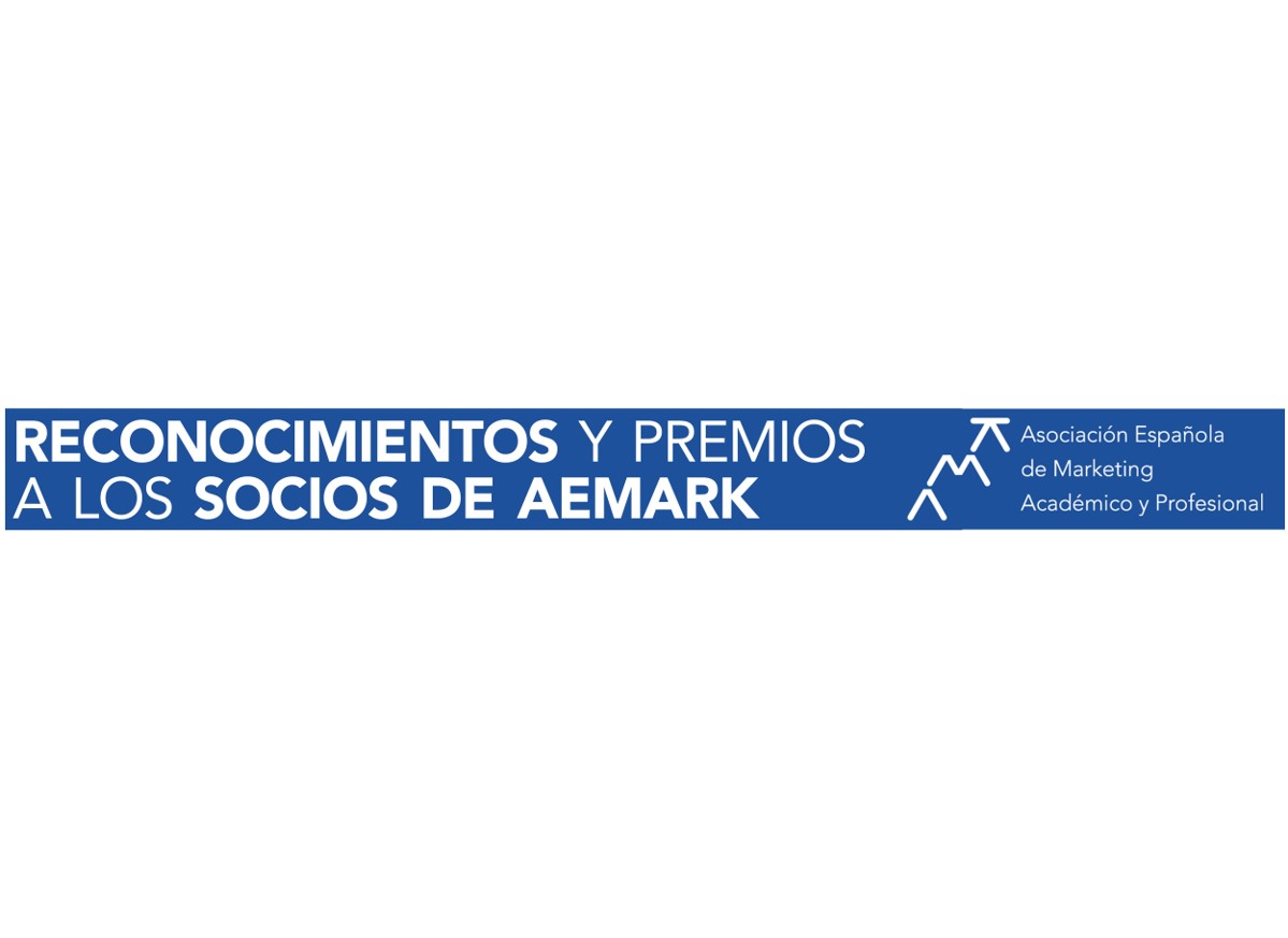 Mónica Gómez Súarez, Myriam Quiñones y miembros del equipo TECHNOCONS, del Departamento de Financiación e Investigación Comercial de la UAM, obtienen el primer premio en la Convocatoria del Programa Retos de Innovación UAM-Ayuntamiento de Alcobendas 2022.